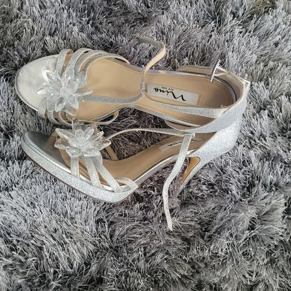 Heels - Picture 3 of 5